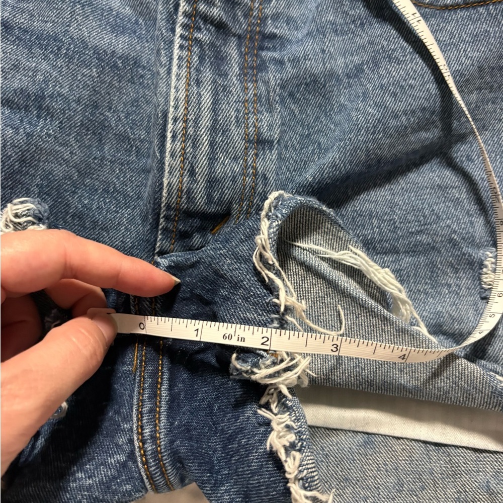 Abercrombie & Fitch Ultra High Rise Mom Shorts Denim - Picture 5 of 6